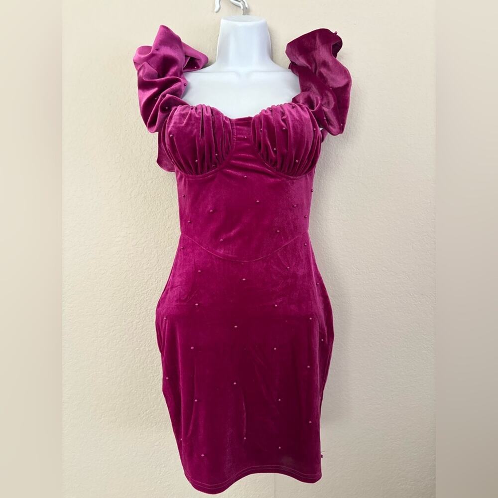 Windsor Rachael Velvet Faux Pearl Party Dress‎ Magenta Small